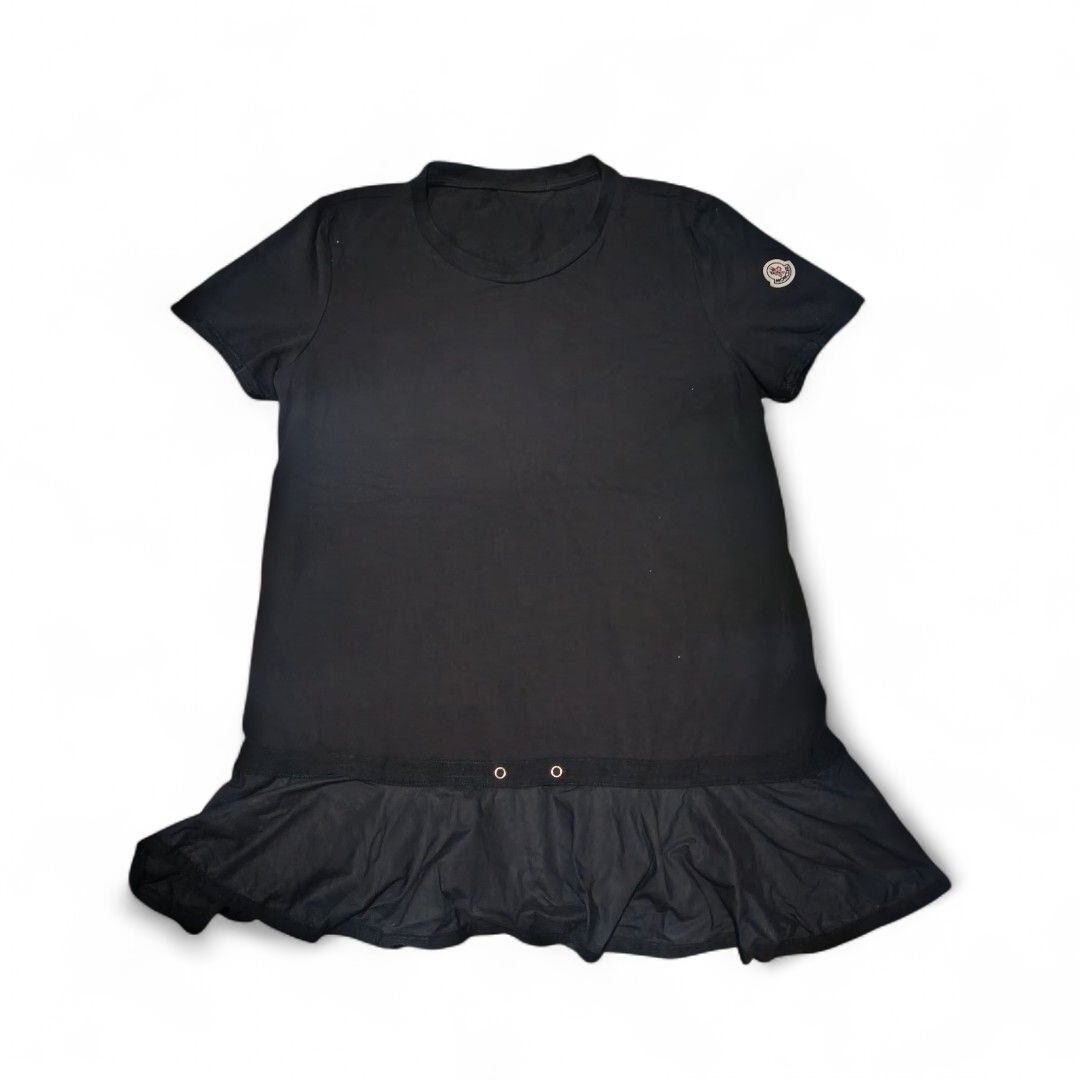 Moncler One-Piece Dress (Category: Luxury Apparel) located in Aliaga. Submitted by thriftkeizieee (Listing ID 1461056732, Image 1). Description: L:24 W:17.5 Issue:Cut Tag but excellent condition ✅ DM ME IF INTERESTED📩.