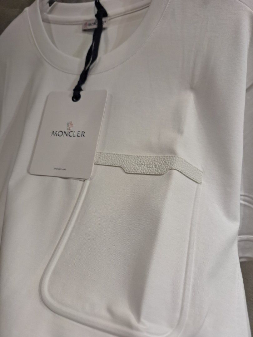 Moncler soft cotton white shirt (Category: Tshirts & Polo Shirts ) located in Muntinlupa City. Submitted by kstefanomela14 (Listing ID 1461014458, Image 3). Description: Moncler tshirts soft cotton Available in black and white Sizes: Medium to XL Kindly send me your chest width in inches (armpit to armpit) Cod cop Lbc lalamove.