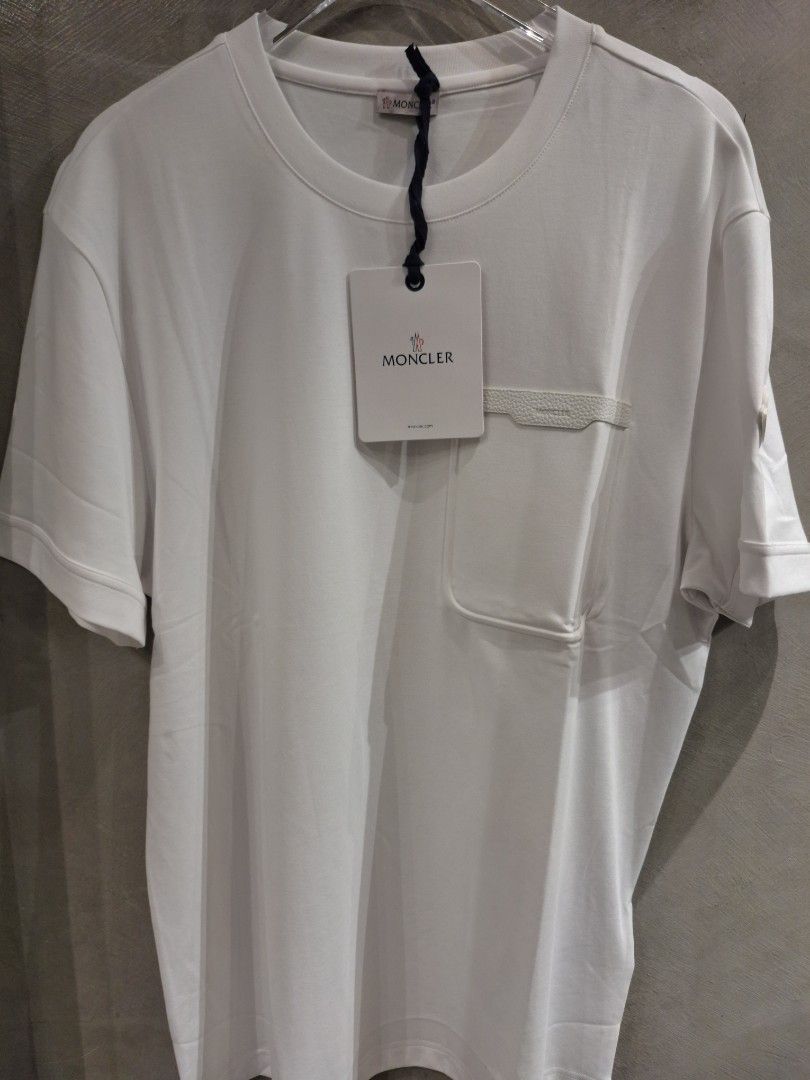 Moncler soft cotton white shirt (Category: Tshirts & Polo Shirts ) located in Muntinlupa City. Submitted by kstefanomela14 (Listing ID 1461014458, Image 1). Description: Moncler tshirts soft cotton Available in black and white Sizes: Medium to XL Kindly send me your chest width in inches (armpit to armpit) Cod cop Lbc lalamove.