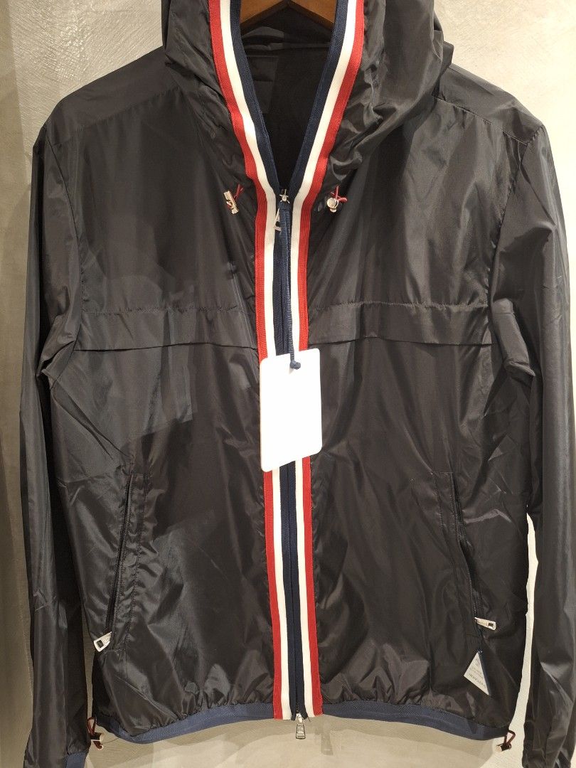 Moncler windbreaker jacket (Category: Coats, Jackets and Outerwear) located in Muntinlupa City. Submitted by kstefanomela14 (Listing ID 1461012677, Image 1). Description: Moncler jacket splashproof Sizes: Medium to XL Kindly send me your chest width in inches (armpit to armpit) Cod cop Lbc lalamove.