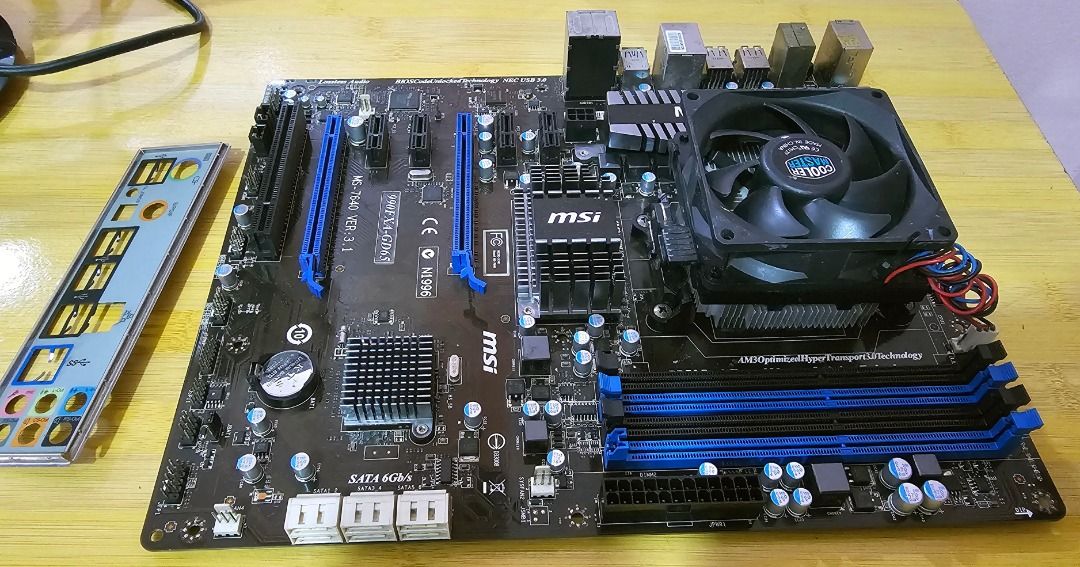 MSI 990FXA-GD65 motherboard, AMD FX-4100 Dozer processor Bundle (Category: Desktops) located in Paranaque City. Submitted by leejay.vidal (Listing ID 1460928387, Image 3). Description: Note: Please read first before inquiring Hindi na ako magrereply kung nandito na ang sagot sa details ng ad. Motherboard processor and ram bundle MSI 990FXA-GD65 motherboard, AMD FX-4100 Bulldozer processor 3.6Ghz to 3.8Ghz Turbo 4Cores 4Threads Socket AM3+ with Co