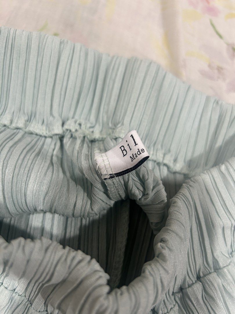 muted teal pleated trousers (Category: Other Bottoms) located in Antipolo. Submitted by giaciers (Listing ID 1461056012, Image 2). Description: super cute! kinda long on me (5’2) im tamad to alter it na 😅 kinda see thru! use nude undergarments free size.