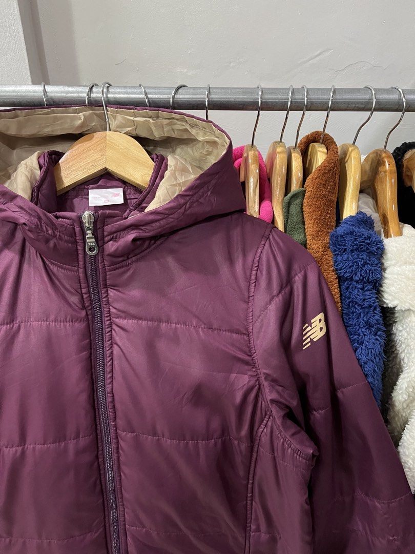 N E W B A L A N C E Womens down Jacket (Category: Coats, Jackets and Outerwear) located in Baliuag. Submitted by TOCThrift (Listing ID 1461076328, Image 3). Description: N E W B A L A N C E Womens down Jacket Size M on tag 19 width x 31 Length S-M womens fit Excellent Condition No issue 780 + SF Baliwag, Bulacan.