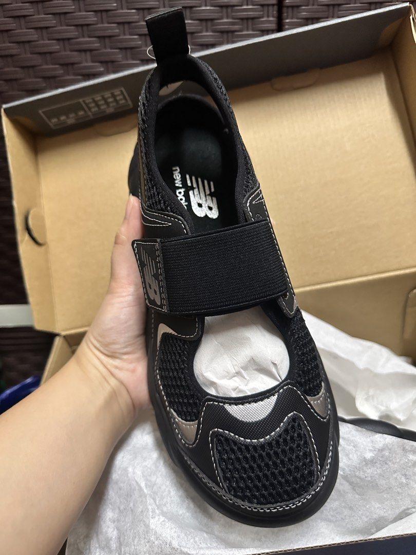 New Balance 230 kids (Category: Babies & Kids Fashion) located in Manila. Submitted by assej19 (Listing ID 1461025223, Image 2). Description: - Brand: New Balance 230 - Size: 3.5 US / 35.5 eu - Color: Black with silver accents - Closure: Velcro strap for easy on and off - Material: Breathable mesh - Condition: Comes in original box Rfs: wrong size.