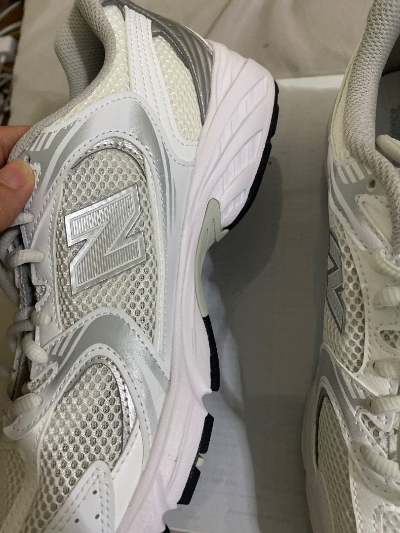 New balance 530 (Category: Sneakers) located in Manila. Submitted by katedeee (Listing ID 1461028590, Image 2). Description: Brand new NEW BALANCE CM 25.5 RFS WRONG SIZE .