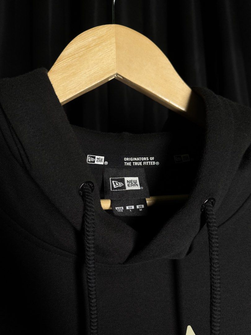 New Era (Category: Hoodies) located in La Trinidad. Submitted by kodspogi (Listing ID 1460964274, Image 2). Description: Yankees by New Era 22.5/27 : Large Like new Complete tags 1,880.
