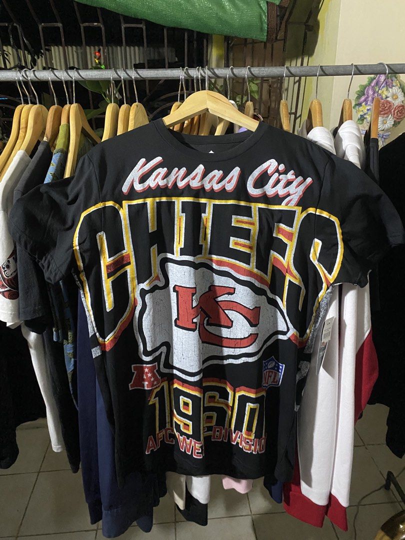 NFL Chiefs KC (Category: Formal Shirts) located in Manila. Submitted by rhnxzyygudboi17 (Listing ID 1461055145, Image 1). Description: no issue excellent condition Good quality 10/10 no pin holes Authentic/Legit Brandnew .