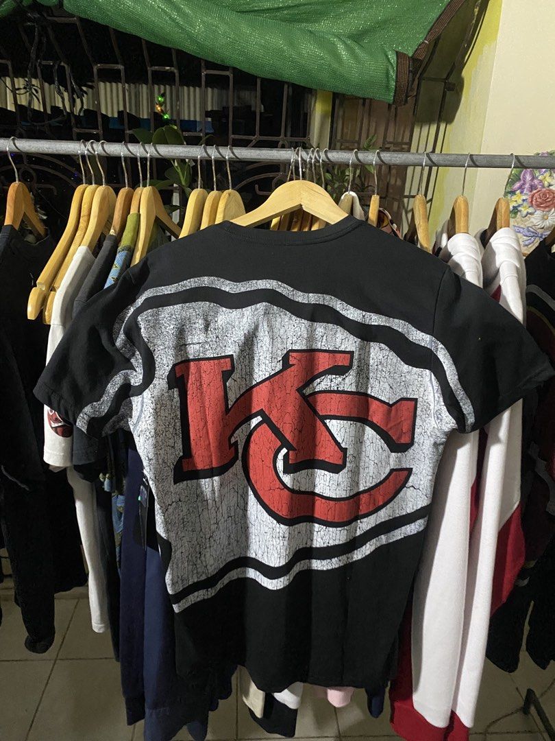 NFL Chiefs KC (Category: Formal Shirts) located in Manila. Submitted by rhnxzyygudboi17 (Listing ID 1461055145, Image 2). Description: no issue excellent condition Good quality 10/10 no pin holes Authentic/Legit Brandnew .