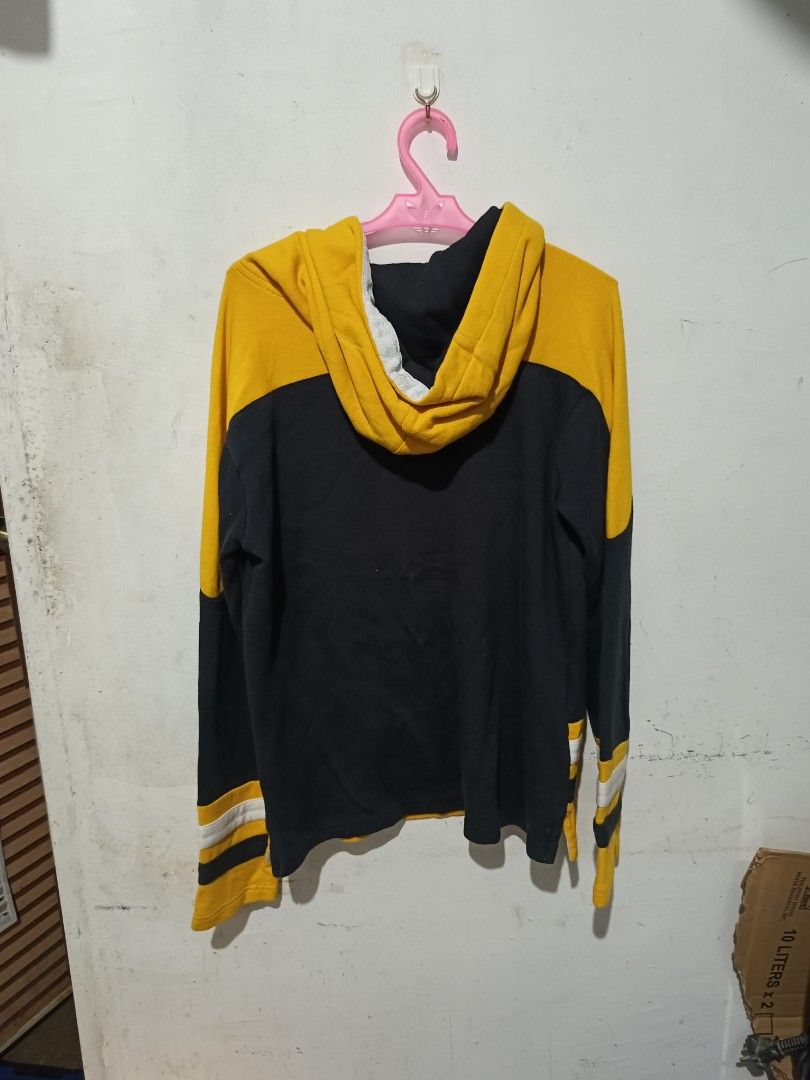 NHL (Category: Coats, Jackets and Outerwear) located in Manila. Submitted by datrfdt (Listing ID 1460990867, Image 3). Description: .
