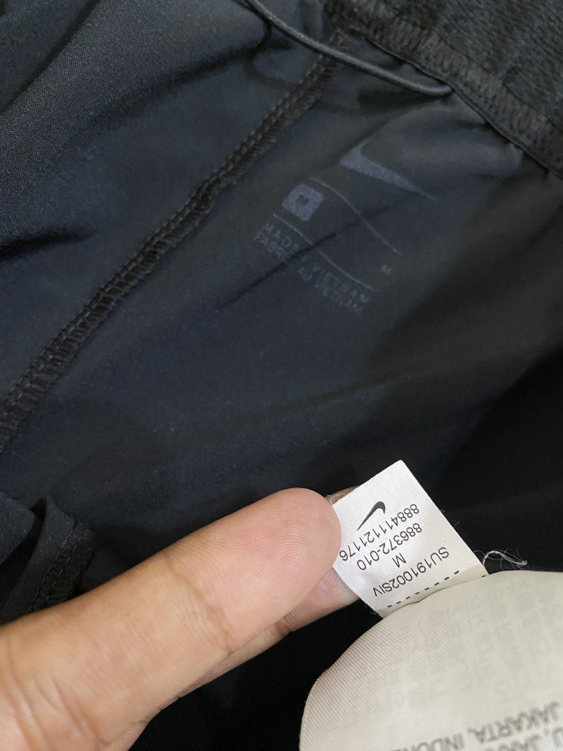 Nike (Category: Shorts) located in Cebu City. Submitted by cjakosalem02 (Listing ID 1461109064, Image 3). Description: .