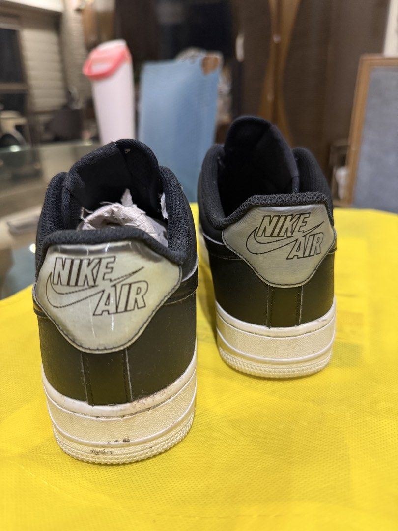 Nike Air Force 1 sneakers (Category: Sneakers) located in Makati City. Submitted by _luxe4less_ (Listing ID 1460973620, Image 3). Description: Leather upper portion Metallic silver AF1 tag Used a few times so excellent condition Size US 6.5.