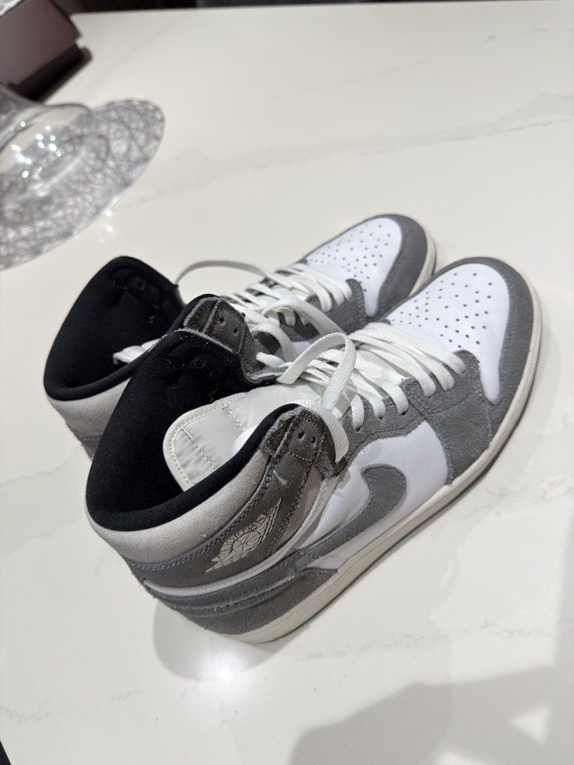 Nike Air Jordan 1 Retro High OG (Category: Sneakers) located in Taguig. Submitted by queenofthethrift (Listing ID 1461020180, Image 1). Description: LEGIT / LIKE NEW RFS: TOO MANY SHOES NO BOX OR EXTRAS IF NOT PICTURED NO TRADE / NO NEGO / LAST PRICE GCASH PAYMENTS ONLY - NO COD LALAMOVE OR GRAB ONLY NO LBC / J&T SERVICES Location Pin: McKinley Hill Village .