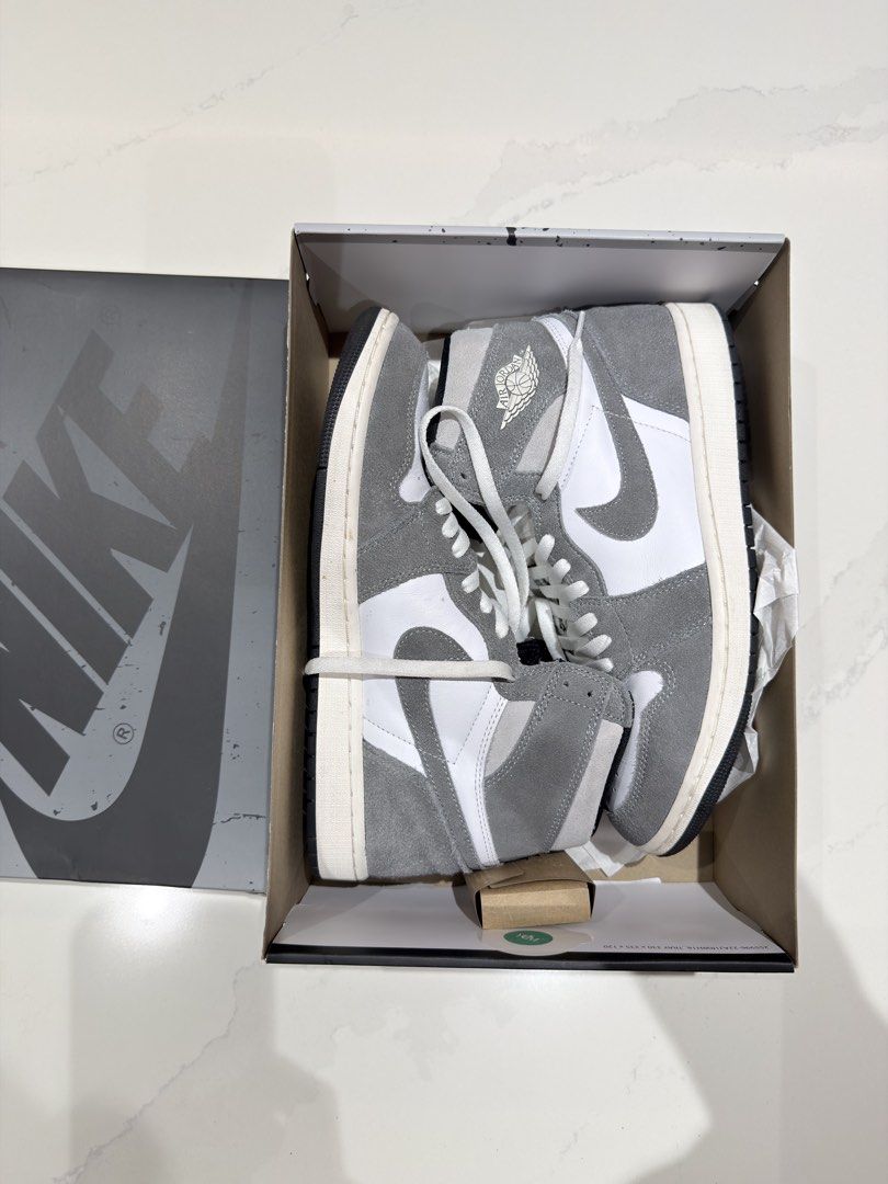 Nike Air Jordan 1 Retro High OG (Category: Sneakers) located in Taguig. Submitted by queenofthethrift (Listing ID 1461020180, Image 3). Description: LEGIT / LIKE NEW RFS: TOO MANY SHOES NO BOX OR EXTRAS IF NOT PICTURED NO TRADE / NO NEGO / LAST PRICE GCASH PAYMENTS ONLY - NO COD LALAMOVE OR GRAB ONLY NO LBC / J&T SERVICES Location Pin: McKinley Hill Village .