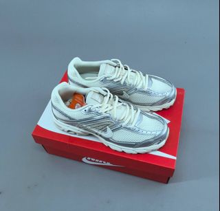 (Category: ) located in . Submitted by khai.uasneakers (Listing ID 1461094354, Image 1). Description: .