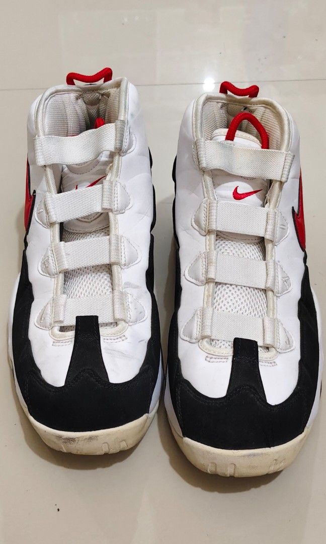 Nike Air max Uptempo 95 (Category: Sneakers) located in Valenzuela. Submitted by ardokzbella (Listing ID 1460964915, Image 3). Description: Nike Air Max Uptempo 95 in the popular "Bulls" (or "Chicago") colorway (White/University Red-Black, Style Code: CK0892-101). Originally released in the mid-1990s and famously worn on court by NBA legend Scottie Pippen, this classic silhouette features a bold wavy black mudguard, vibrant red Swoosh branding, u