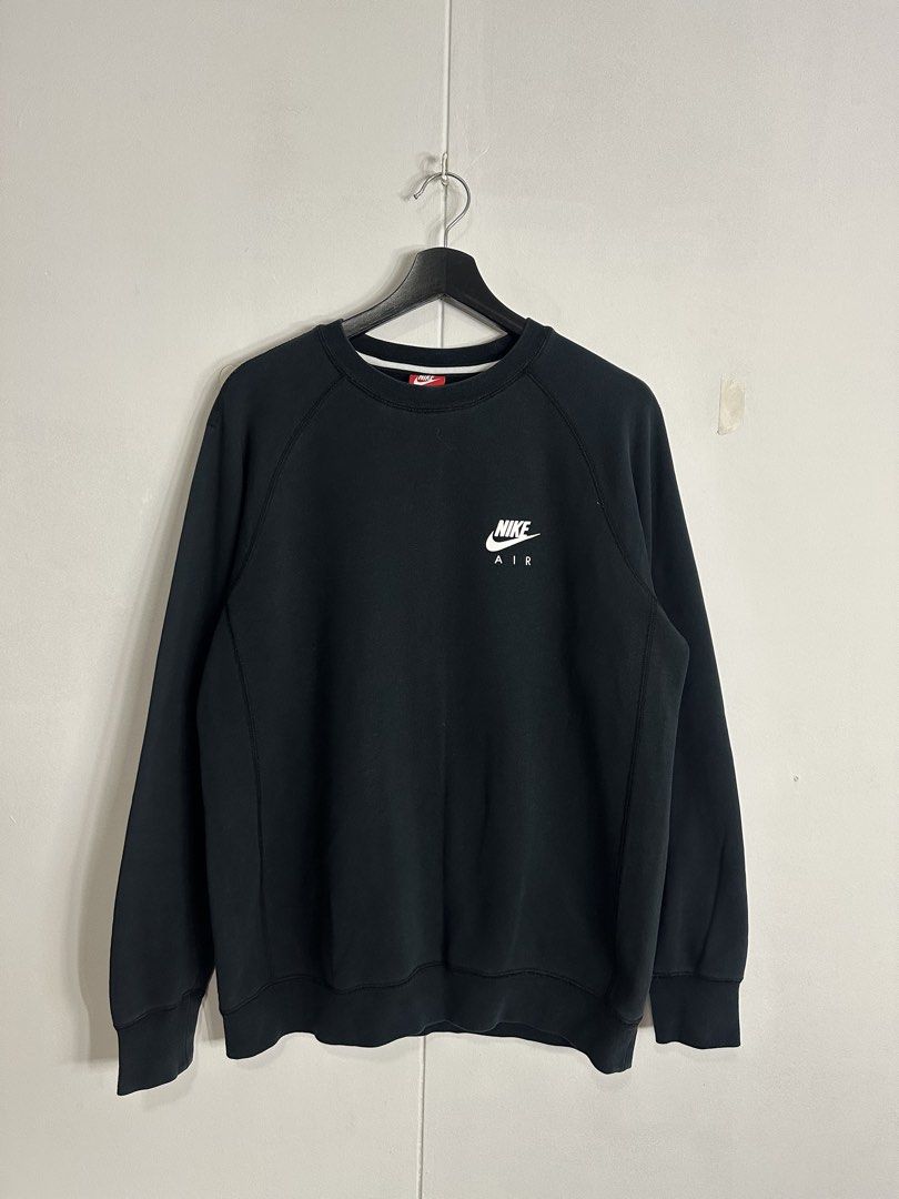 Nike Air Pullover (Category: Coats, Jackets and Outerwear) located in Las Pinas. Submitted by archimedes.joaquin (Listing ID 1461033373, Image 1). Description: excellent condition - 9.5/10 color rate sz large 22 width 27 length - issue: crackprints sa likod authentic.