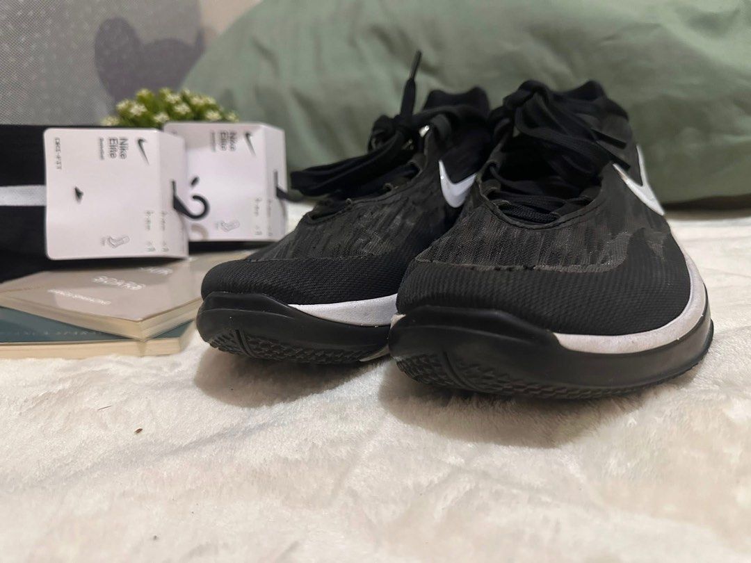 Nike Air Zoom GT Cut 2 (Category: Racket and Ball Sports) located in Manila. Submitted by ayawniyotaponkoto (Listing ID 1460958933, Image 1). Description: Size 11.