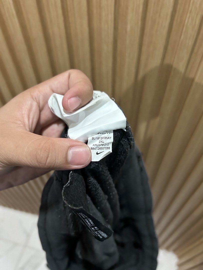 NIKE ALUMNI (Category: Shorts) located in Tubod. Submitted by just_thrift.1 (Listing ID 1461091353, Image 3). Description: NIKE ALUMNI Size: XXL ( LARGE FITTINGS) Waist: 30-38 Length: 20.5 Tight: 13.