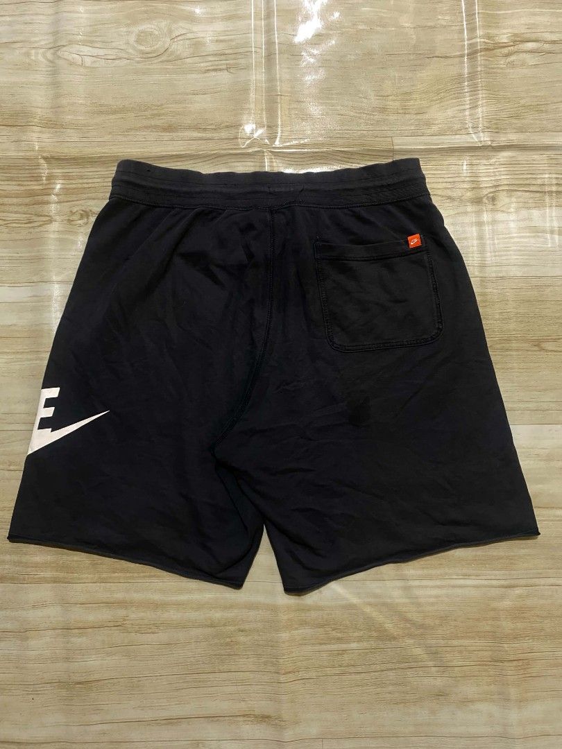 Nike Alumni Short (Category: Shorts) located in Manila. Submitted by jihan.nunez_8 (Listing ID 1460940614, Image 3). Description: Free Waist Length 21 Hem 13.