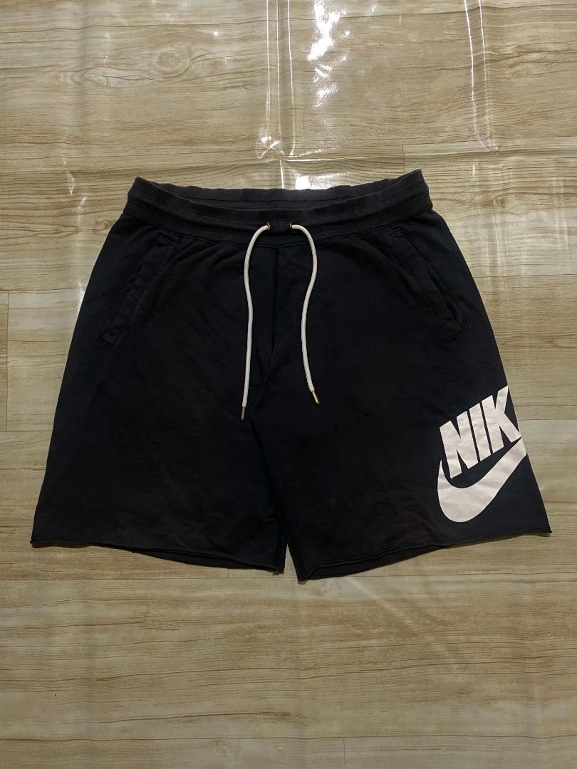 Nike Alumni Short (Category: Shorts) located in Manila. Submitted by jihan.nunez_8 (Listing ID 1460940614, Image 1). Description: Free Waist Length 21 Hem 13.