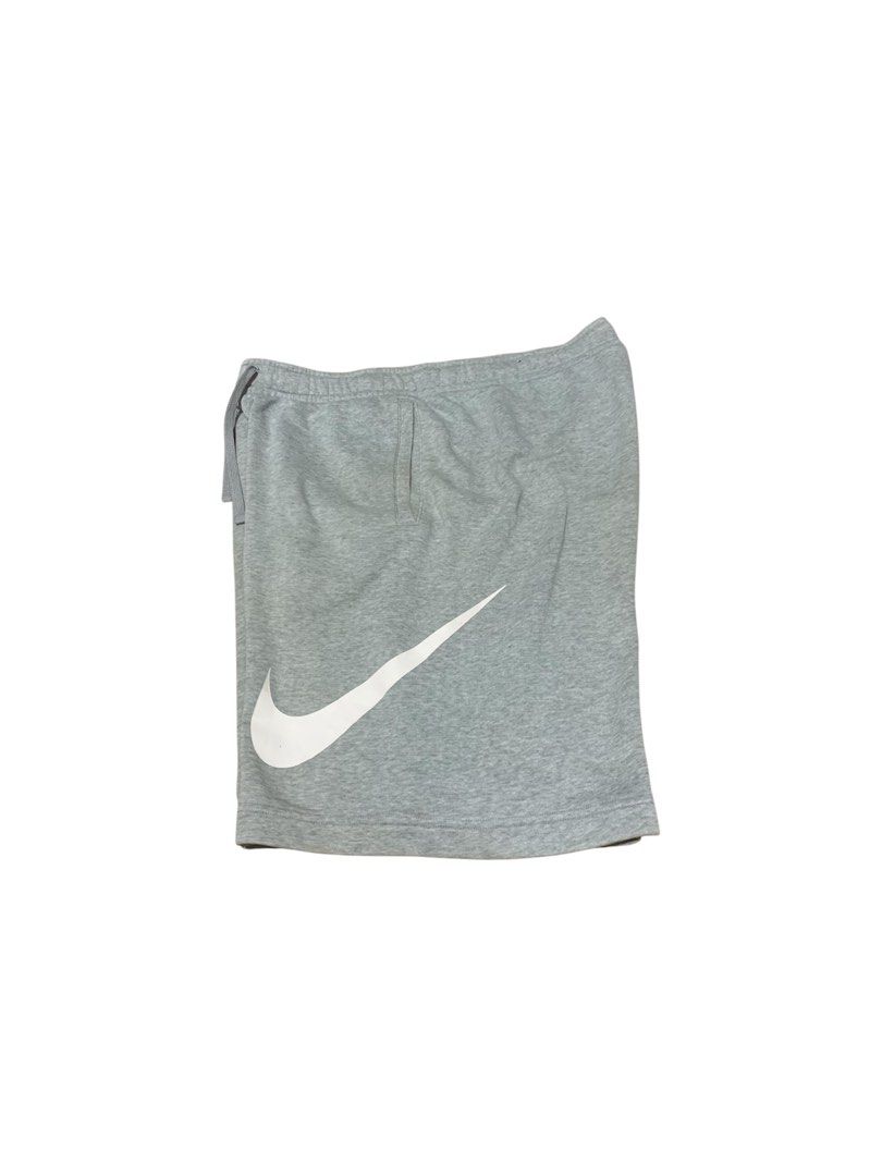 Nike Big Swoosh (Category: Shorts) located in Manila. Submitted by lyf_7hrift (Listing ID 1460954902, Image 2). Description: Nike Big Swoosh Short P850 20.5L 32W Dimes 10/10 Color Rate Excellent Condition.