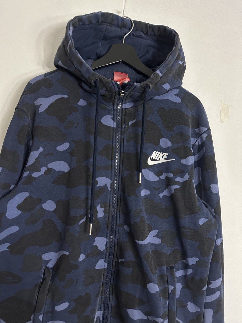 Nike Camouflage hoodie (Category: Coats, Jackets and Outerwear) located in Las Pinas. Submitted by archimedes.joaquin (Listing ID 1461028890, Image 2). Description: Excellent condition - 9.5/10 color rate - sz Large to XL 24 width 29 length - no issue .