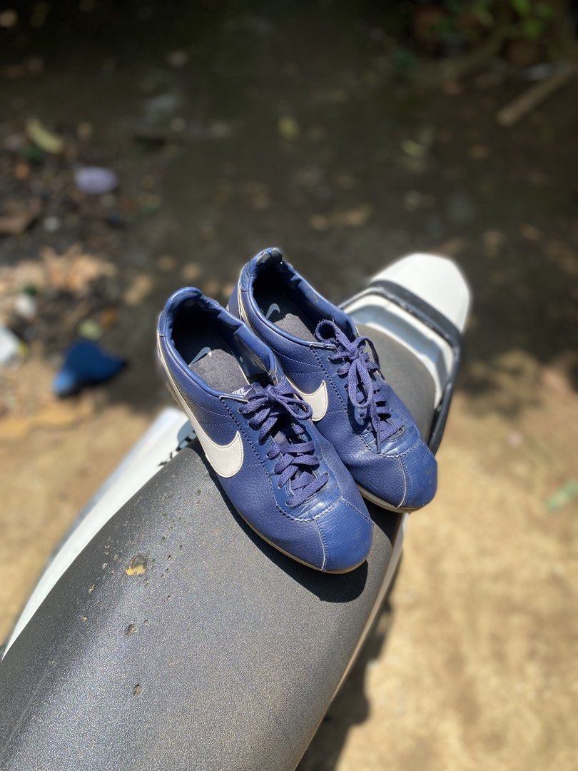 Nike Correz Basic Leather Shoes Navy Blue (Category: Casual Shoes) located in Manolo Fortich. Submitted by seishourou (Listing ID 1460854573, Image 2). Description: Issue: sockliner and minor sole sep on the toe part .