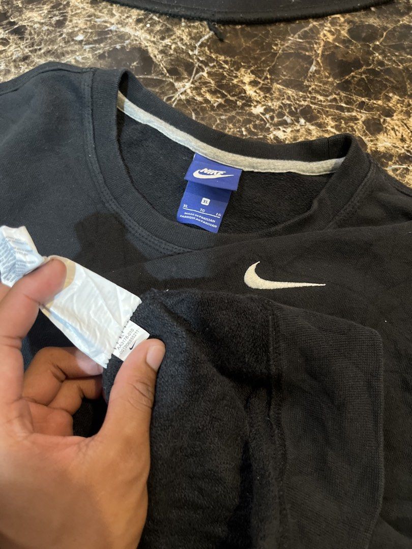 Nike Embroid Swoosh (Category: Coats, Jackets and Outerwear) located in Mahayag. Submitted by kyle_thrift (Listing ID 1460989842, Image 2). Description: .