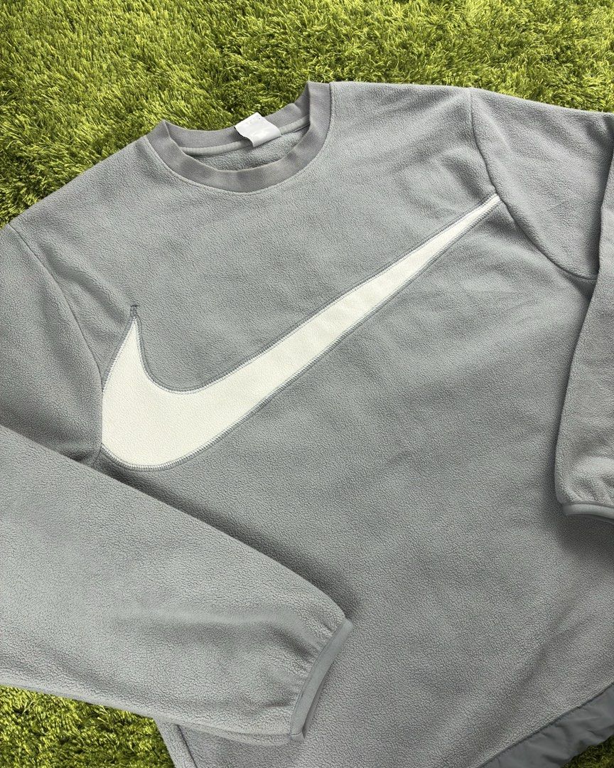 Nike Fleece Winterized Crewneck Sweatshirt (Category: Coats, Jackets and Outerwear) located in Lucena. Submitted by shopdotmane (Listing ID 1461065797, Image 3). Description: Nike Fleece Winterized Crewneck Sweatshirt Size XL on tag 24 (width) x 27 (length) Adjustable hem (garterized) Still in excellent condition .