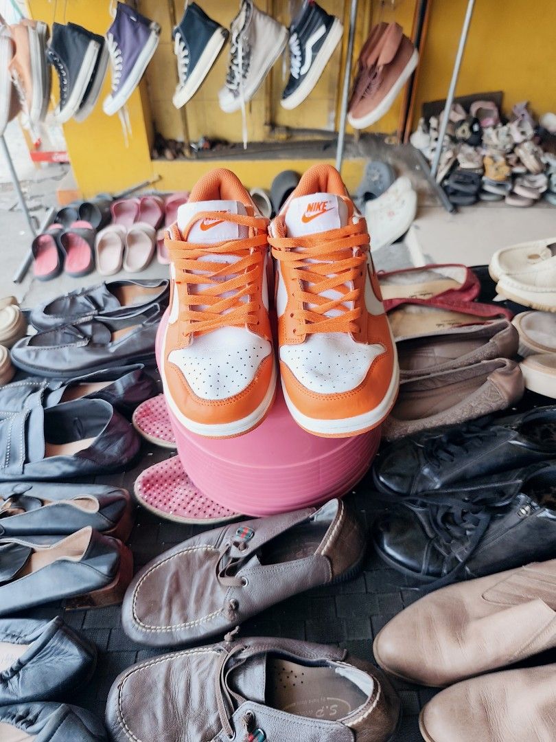 Nike low cut EUR 41 / US 8 (Category: Sneakers) located in Davao. Submitted by zl_preloved_shop (Listing ID 1461087173, Image 1). Description: .