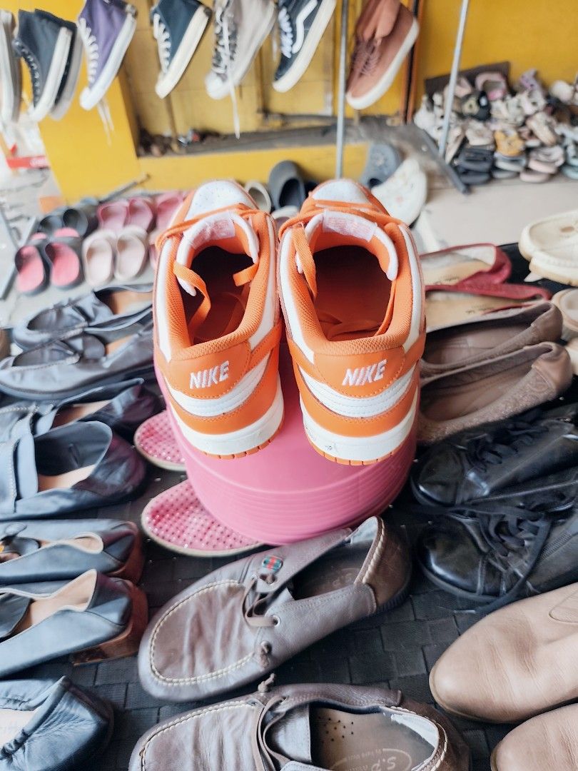 Nike low cut EUR 41 / US 8 (Category: Sneakers) located in Davao. Submitted by zl_preloved_shop (Listing ID 1461087173, Image 3). Description: .