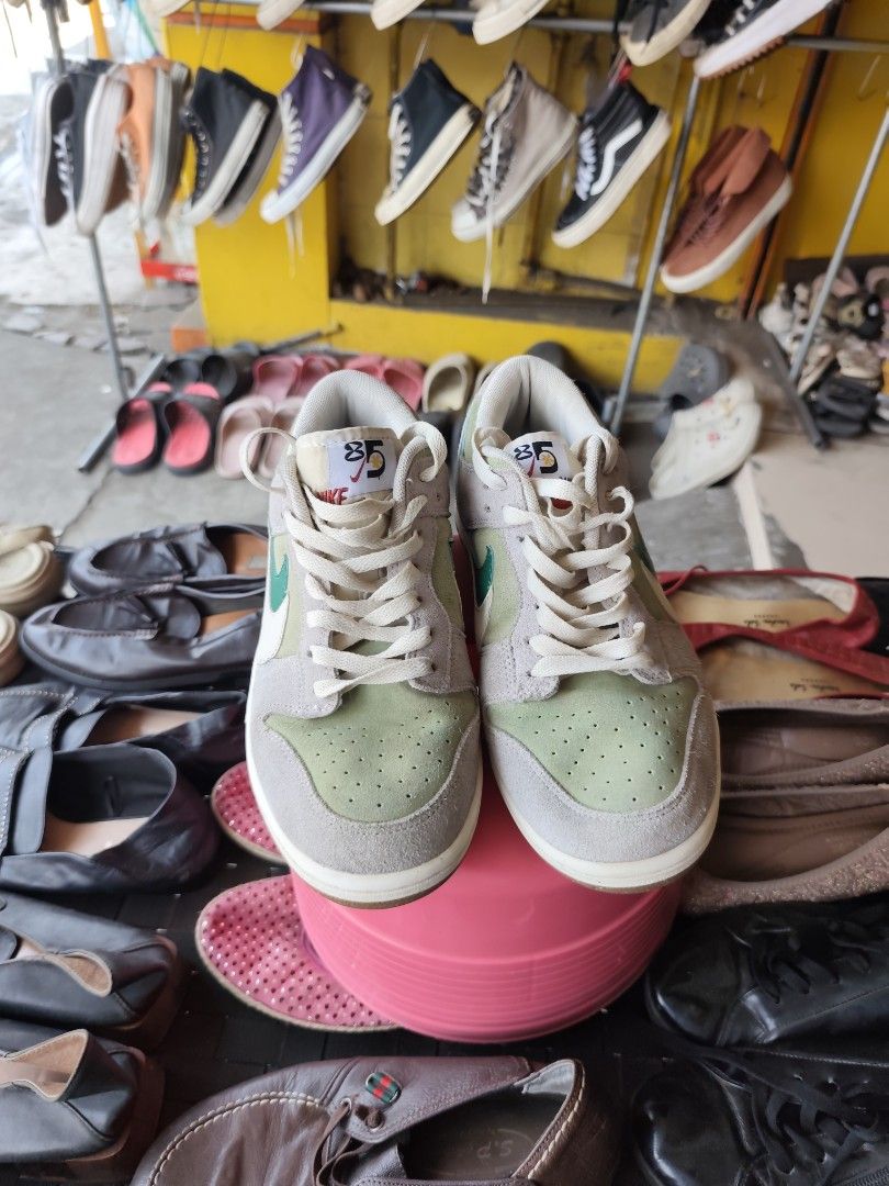 Nike low cut EUR 42 / US 8.5 (Category: Sneakers) located in Davao. Submitted by zl_preloved_shop (Listing ID 1461086450, Image 2). Description: .