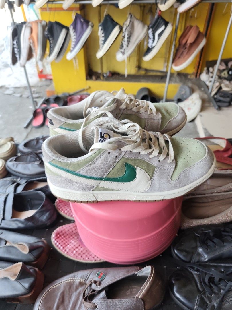 Nike low cut EUR 42 / US 8.5 (Category: Sneakers) located in Davao. Submitted by zl_preloved_shop (Listing ID 1461086450, Image 3). Description: .