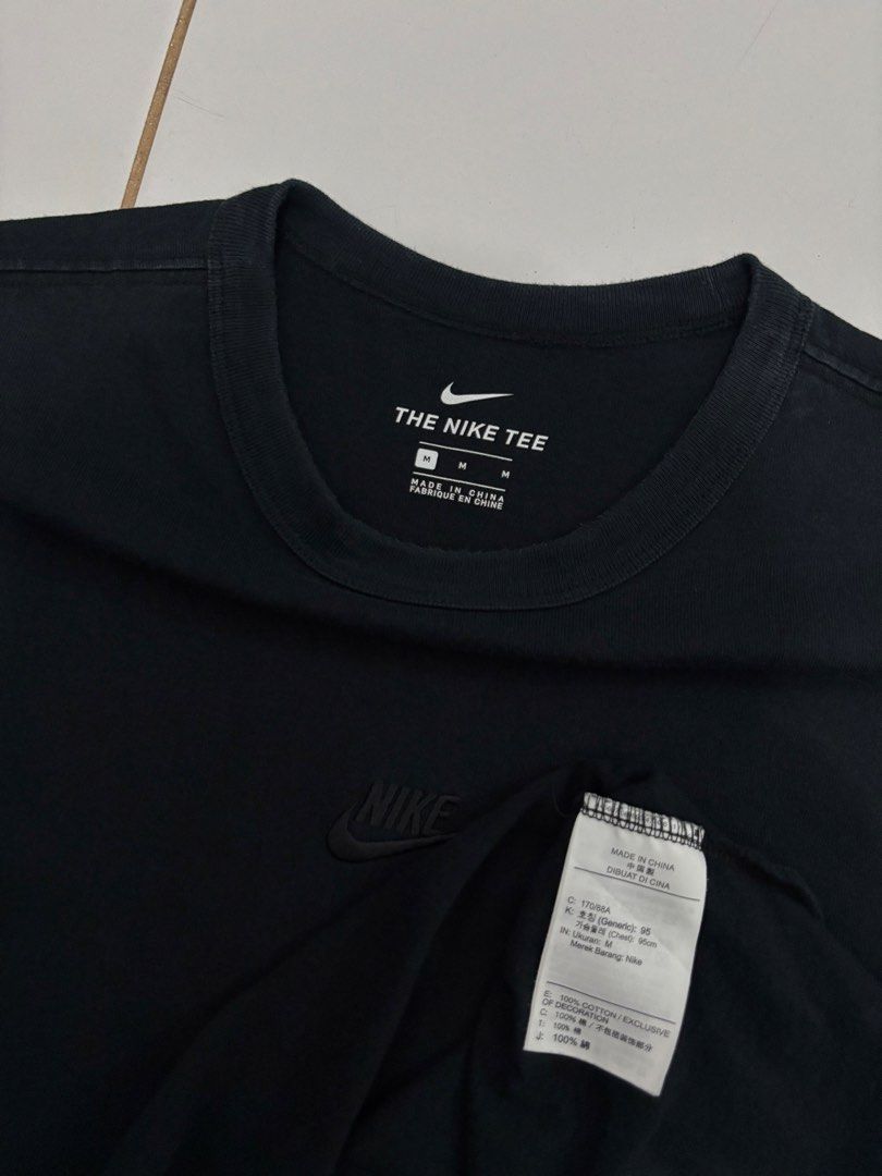 Nike Mid Swoosh (Category: Activewear) located in Angeles City. Submitted by daily_thrift_collection (Listing ID 1461051576, Image 3). Description: Excellent condition 9/10 color rate No issue 21x27.