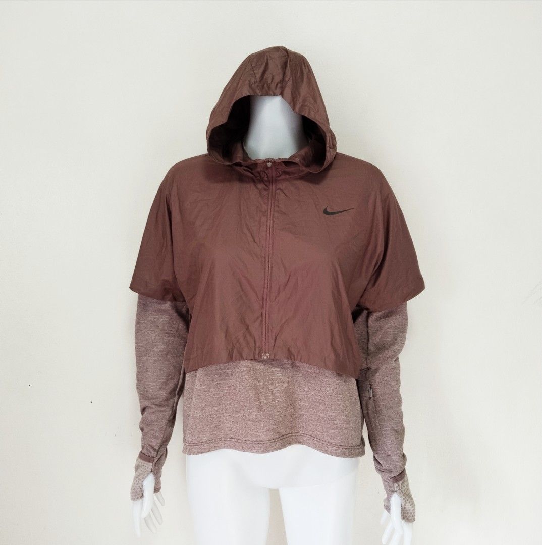 Nike running division packable (Category: Activewear) located in Pateros City. Submitted by blashjunks.y2k (Listing ID 1460924228, Image 1). Description: NIKE PACKABLE RUNNING DIVISION SIZE XL 650PHP MSG US.