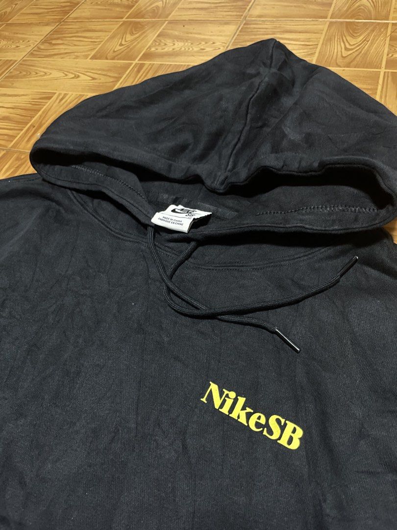 NIKE SB (Category: Coats, Jackets and Outerwear) located in Manila. Submitted by kennnhimura (Listing ID 1460929111, Image 3). Description: .