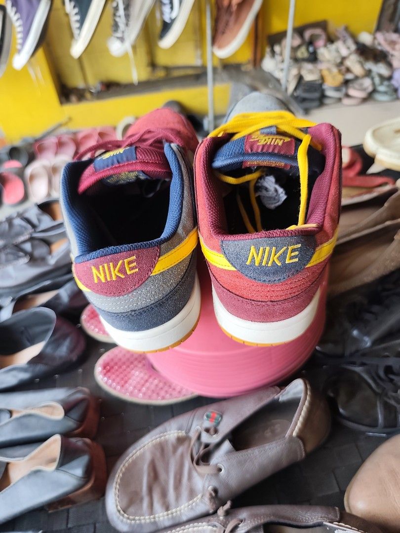 Nike SB dunk low EUR 42 / US 9.5 (Category: Sneakers) located in Davao. Submitted by zl_preloved_shop (Listing ID 1461085668, Image 3). Description: .