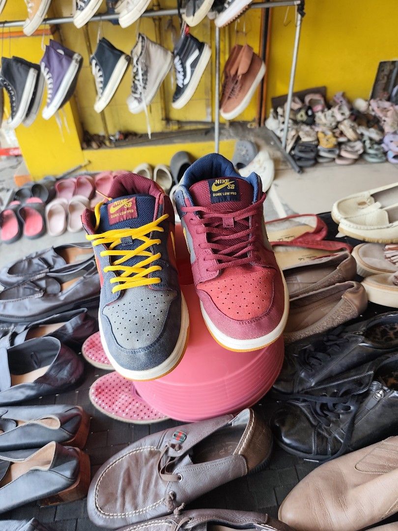 Nike SB dunk low EUR 42 / US 9.5 (Category: Sneakers) located in Davao. Submitted by zl_preloved_shop (Listing ID 1461085668, Image 1). Description: .