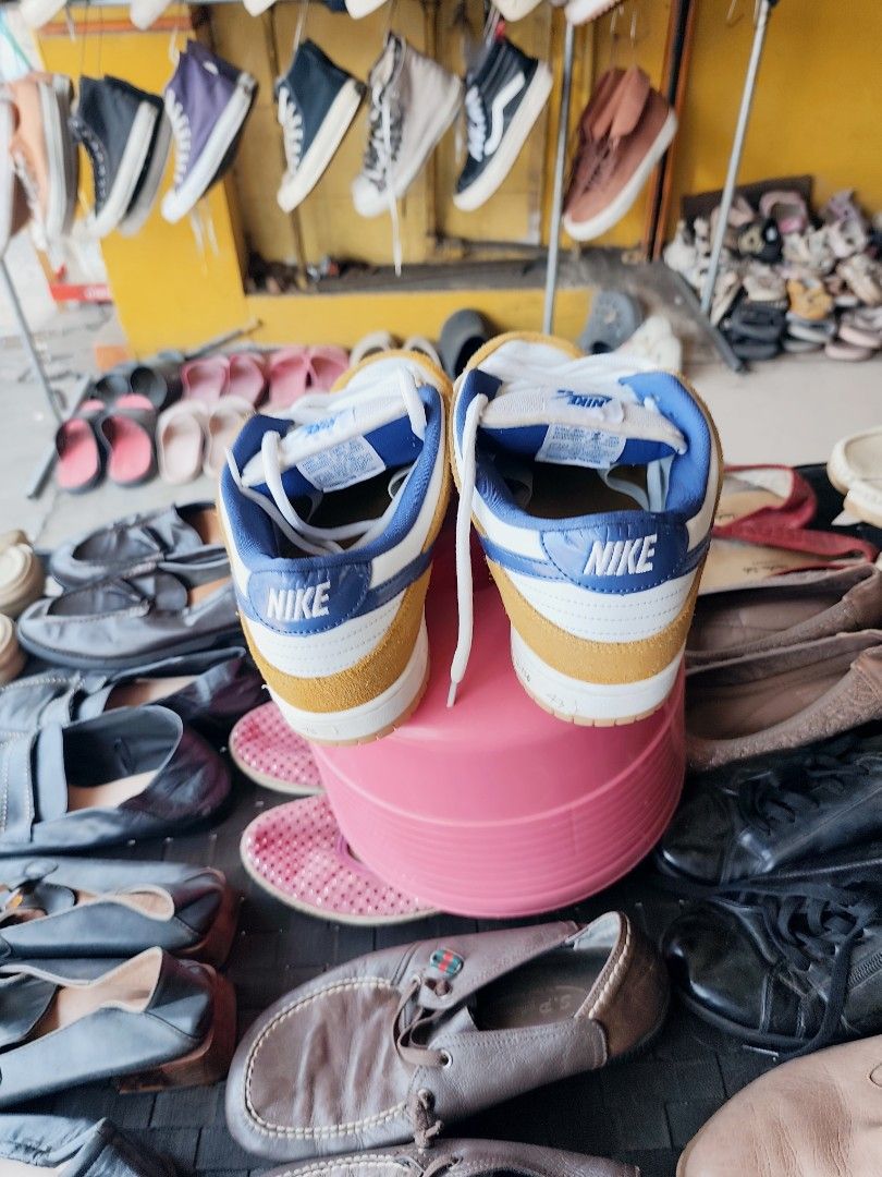 Nike SB dunk Low EUR 43 / US 9.5 (Category: Sneakers) located in Davao. Submitted by zl_preloved_shop (Listing ID 1461086068, Image 3). Description: .