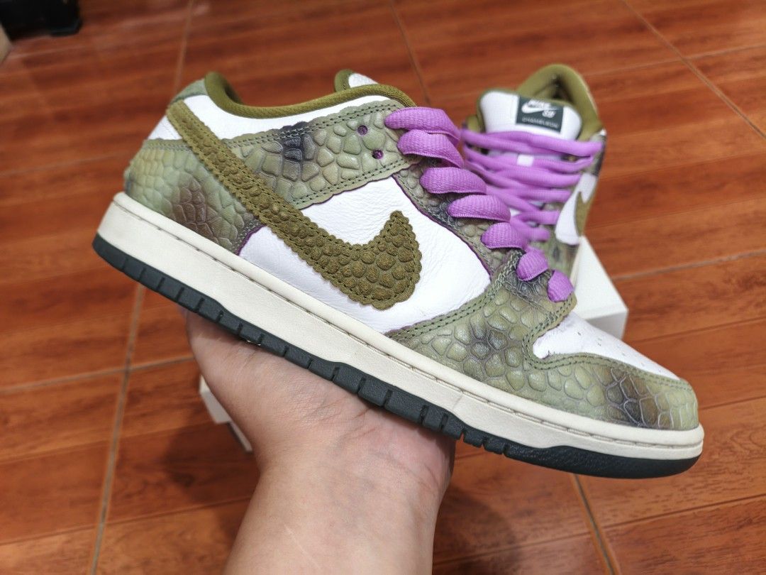 Nike SB Dunk Low Pro QS Chameleon/JA3 Jelly (Category: Sneakers) located in Manila. Submitted by turf9 (Listing ID 1461003265, Image 2). Description: - Nike SB Dunk Low Pro QS 'Chameleon' - Unique textured upper with white leather overlays - Size: US 9/ UK 8/ EUR 42.5 - Includes original box - Comes with extra laces: purple, white, and olive green - 3000 php - Ja 3 Pink Jelly - Used bought second hand - with sockline issue - size US 9.5/ UK 8.5/ 