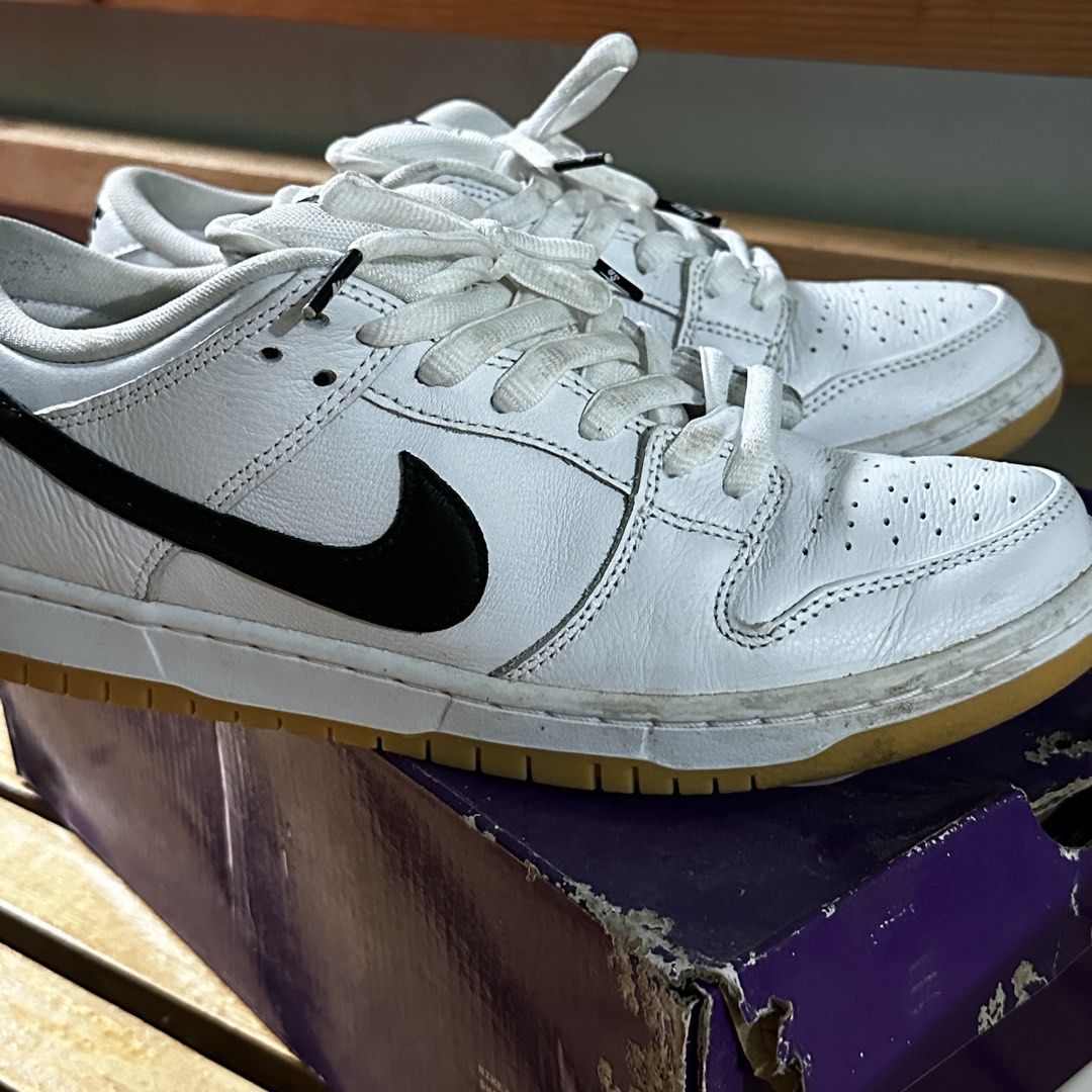 Nike SB Dunk Low Pro "White Gum" (Category: Casual Shoes) located in Antipolo. Submitted by japan_ninda (Listing ID 1461048439, Image 3). Description: 10 Authentic Flaws: Minor Sole Dirt: Light discoloration and dust accumulation are visible on the rubber edge where the upper meets the midsole. Size: US 9.5/ UK 8.5/ EUR 43 ₱4,500 (Last price ₱4,000) inclusion of original shoe box.