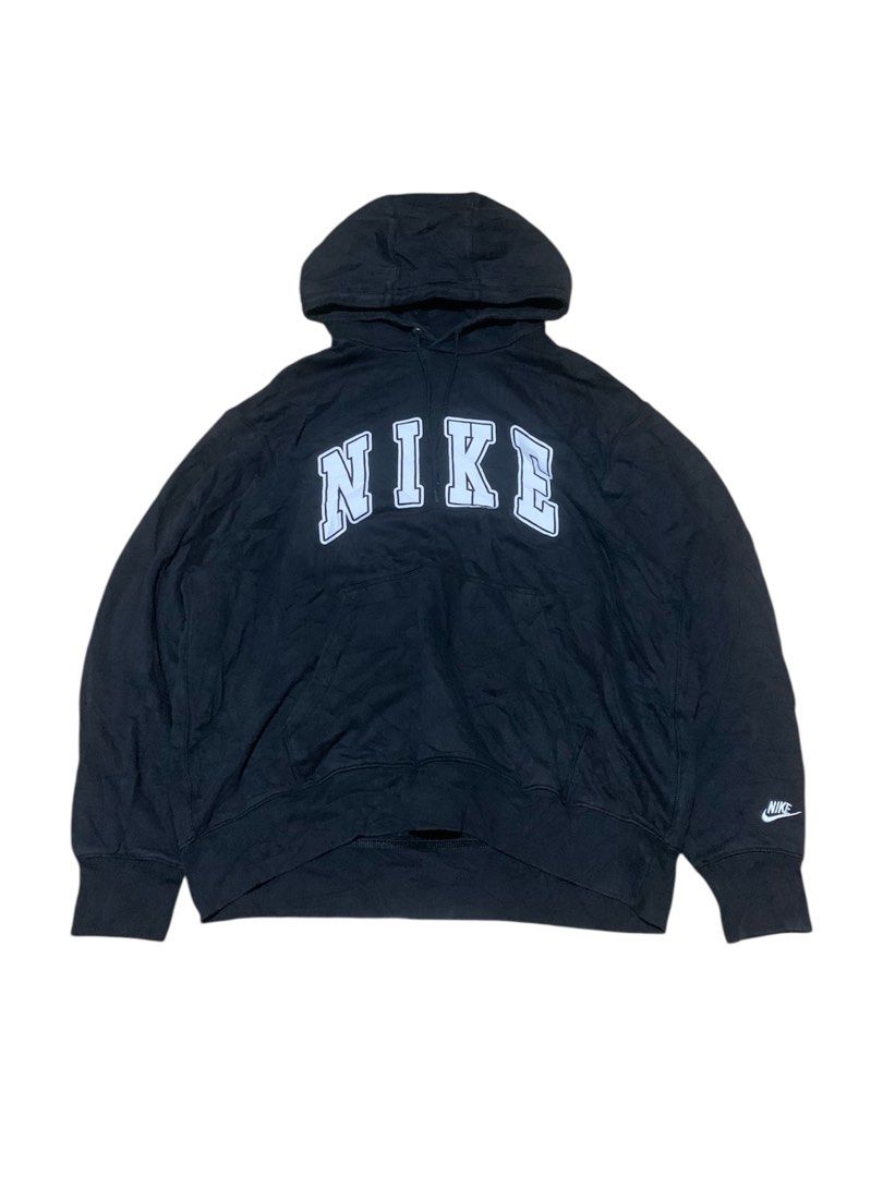 Nike Spellout (Category: Coats, Jackets and Outerwear) located in Manila. Submitted by lyf_7hrift (Listing ID 1460952326, Image 1). Description: Nike Spellout Hoodie P750 27L 25W Dimes 10/10 Color Rate Asnew Condition.