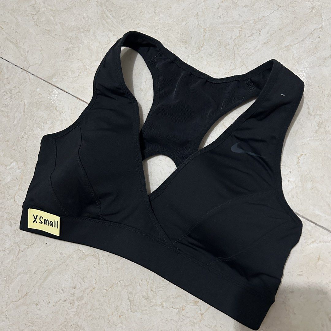 Nike Sports Bra (Category: Activewear) located in Calamba. Submitted by thingsilovedd (Listing ID 1461031243, Image 2). Description: .
