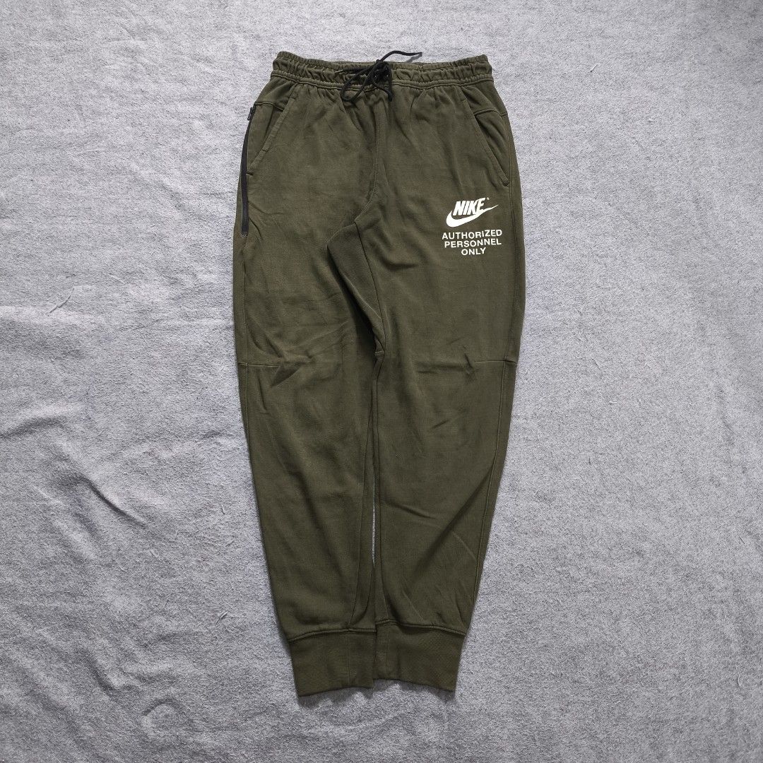 Nike Sportswear Jogger Pants (Category: Baby Monitors) located in Manila. Submitted by shykes_26 (Listing ID 1460971044, Image 1). Description: Dimensions: Waist - 28-34 (M on tag) Length - 37.5 Thigh - 12.5 Leg open - 4 Issues: None.