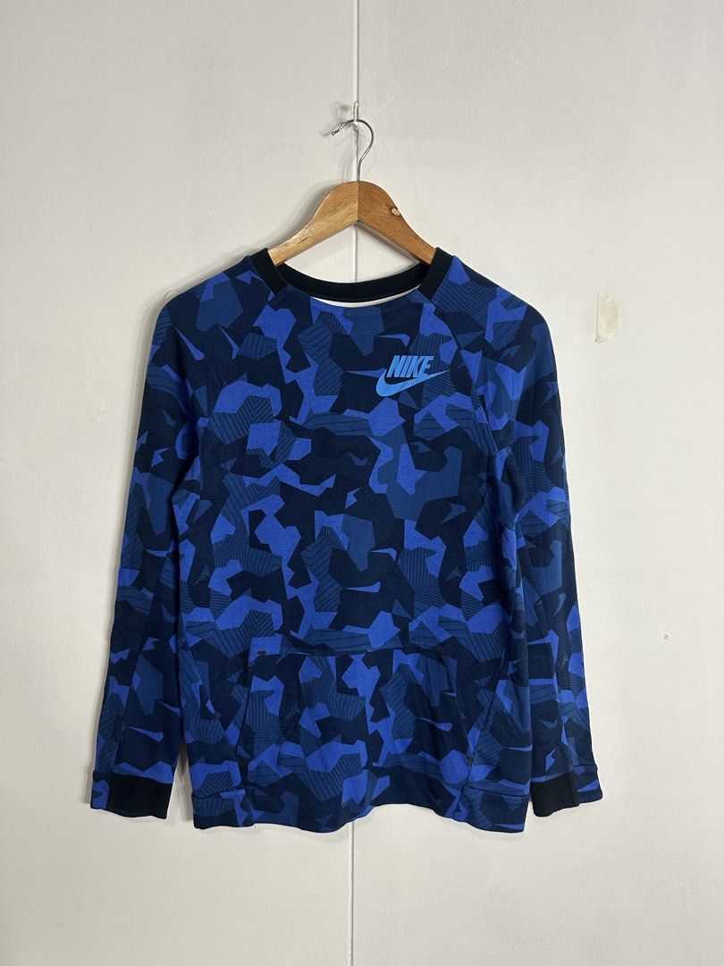 Nike Techfleece camou (Category: Coats, Jackets and Outerwear) located in Las Pinas. Submitted by archimedes.joaquin (Listing ID 1461030427, Image 1). Description: Good as new - 10/10 color rate - sz large on tag 19 width 26.5 length - no issue authentic.