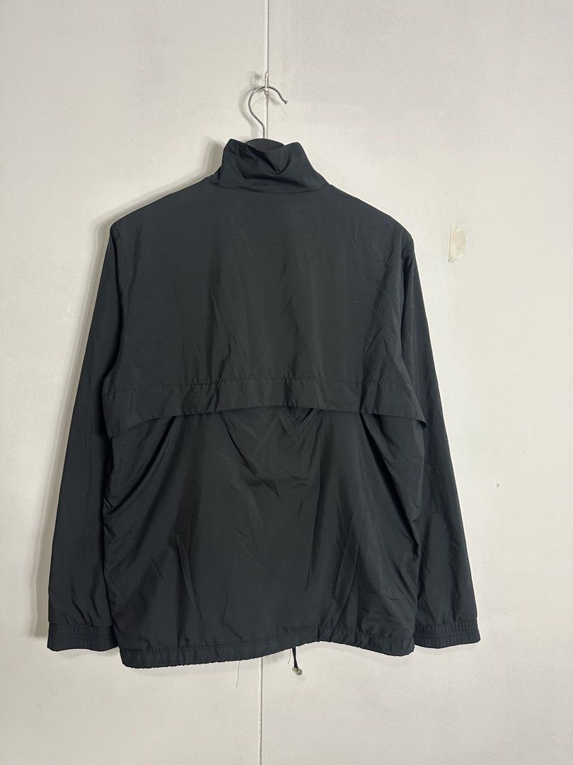 Nike Windbreaker (Category: Coats, Jackets and Outerwear) located in Las Pinas. Submitted by archimedes.joaquin (Listing ID 1461031928, Image 2). Description: Good as new - 9.8/10 color rate - sz large 21.5 width 26.5 length - no issue authentic .