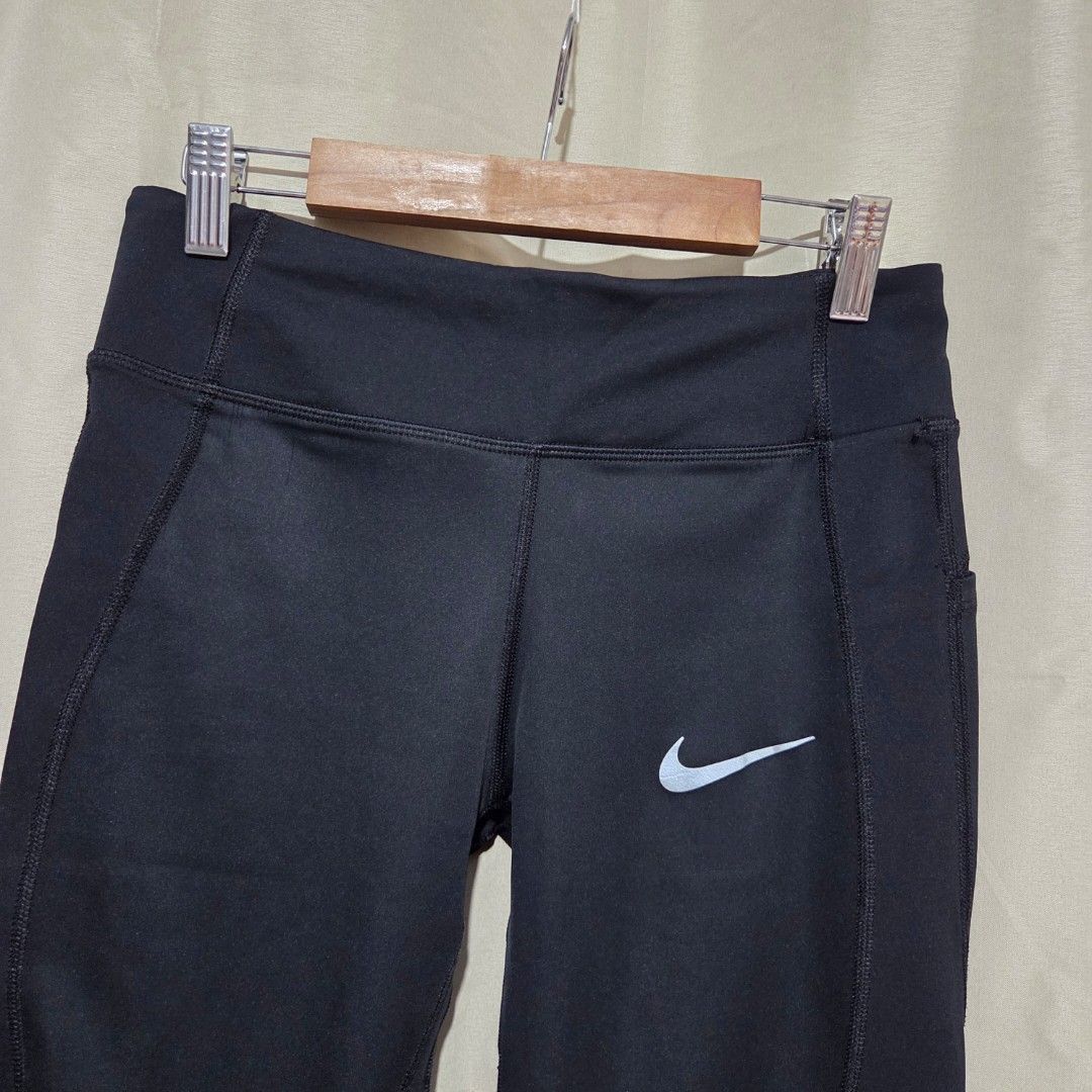 NIKE WOMEN LEGGINGS (Category: Activewear) located in Santiago. Submitted by fromboxes (Listing ID 1460941646, Image 3). Description: Like new Ships thru J&T Isabela North Luzon Shipping Nationwide No rush shipping 😊😊.