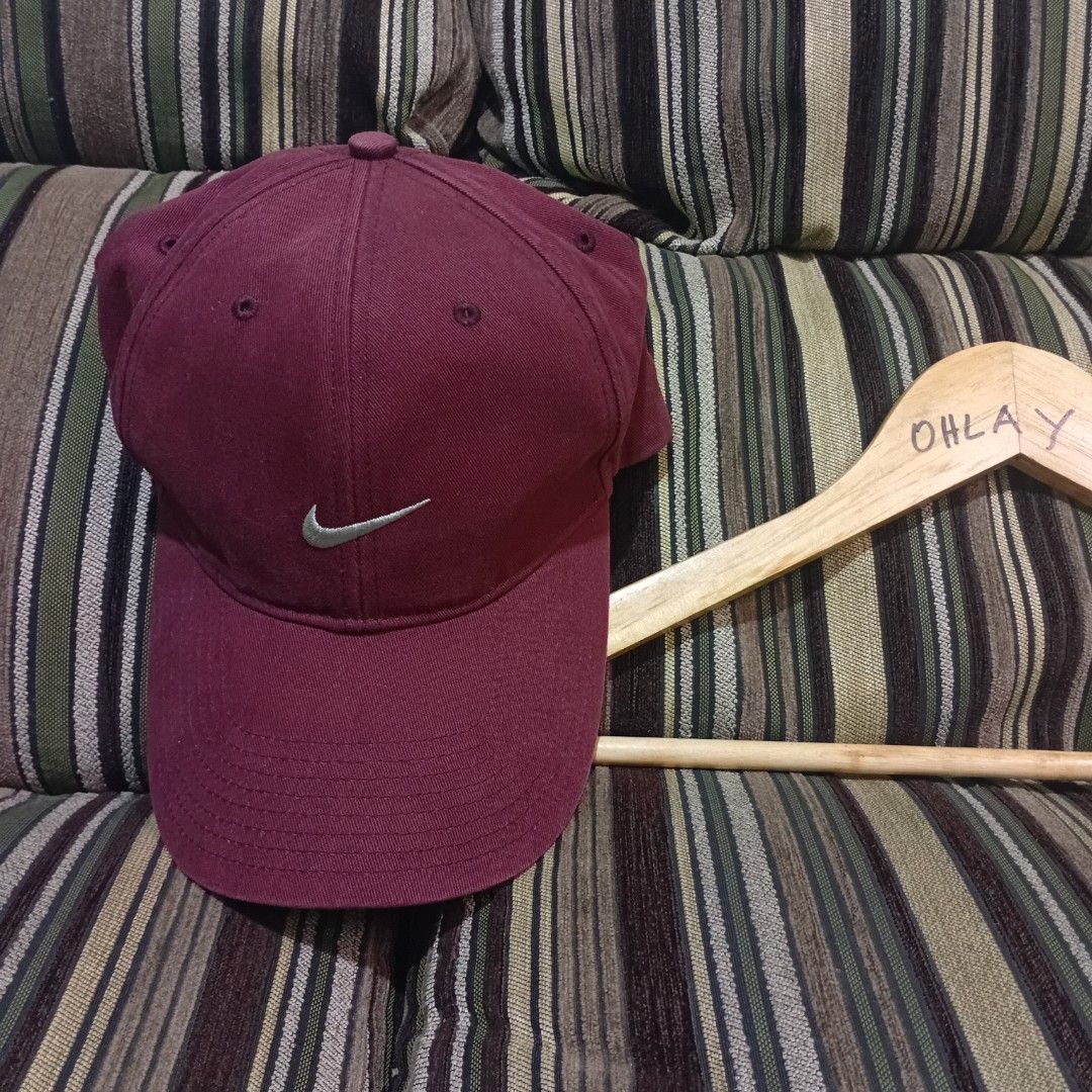 Nike y2k (Category: Caps & Hats) located in Taguig. Submitted by conniemdcruz (Listing ID 1460979776, Image 1). Description: Y2k Dadhat Color:burgundy Excellent condition 500.