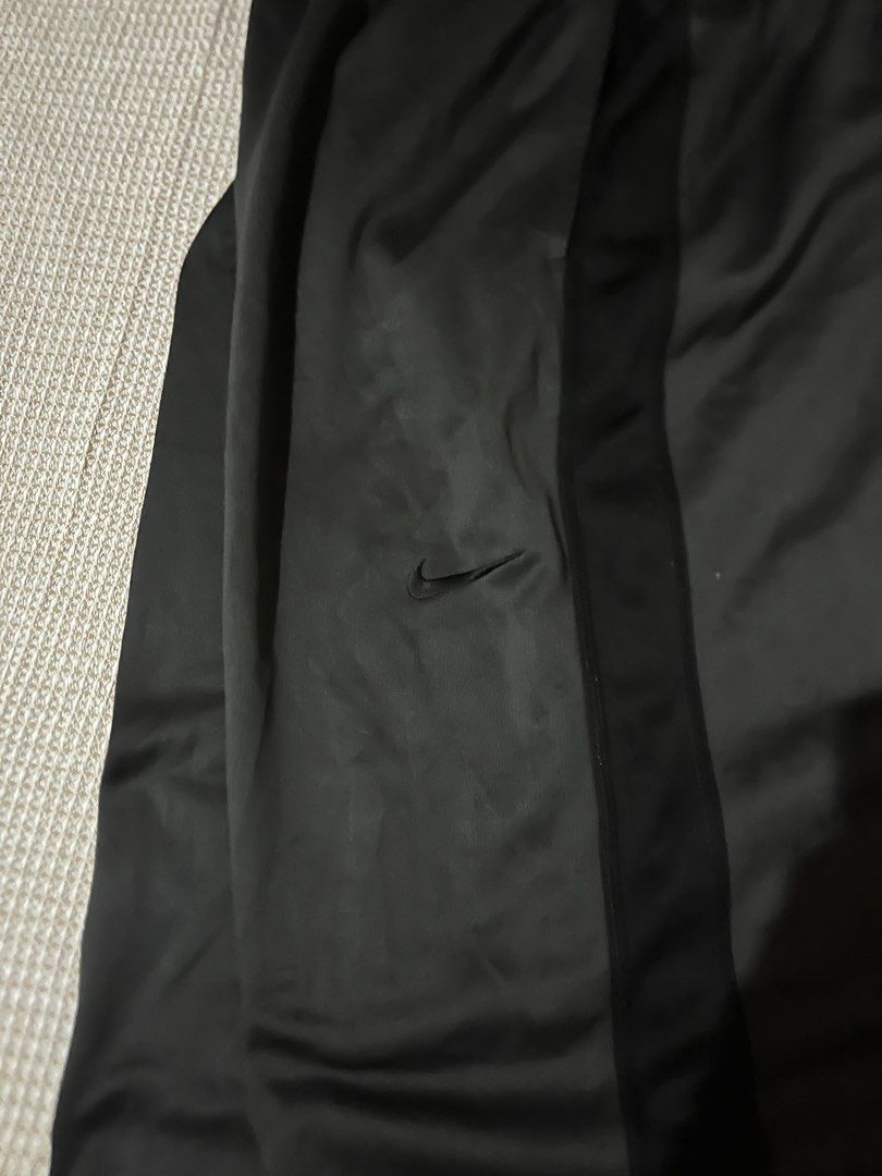 NIKE Y2K SWEAT PANTS CHARCOAL GREY (Category: Joggers) located in Santa Barbara. Submitted by keldude (Listing ID 1460953690, Image 2). Description: Dimes: 36-46 Waist | 42 Length | 16 Thigh |Adjustable Hem Excellent Condition 10/10 Color Rate Issue: None.