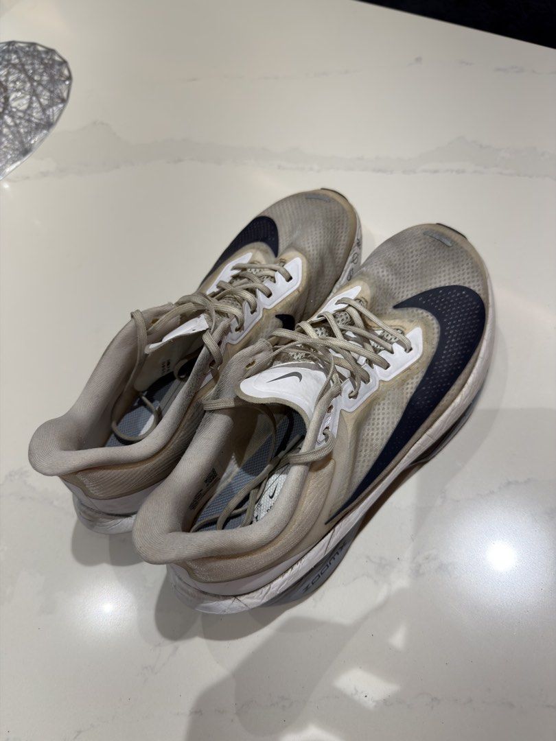 Nike Zoom Fly 6 (Category: Sneakers) located in Taguig. Submitted by notobrokies (Listing ID 1460960849, Image 1). Description: LEGIT / LIKE NEW - just needs cleaning RFS: TOO MANY SHOES 60km mileage Size tag has rubbed off NO BOX OR EXTRAS IF NOT PICTURED NO TRADE / NO NEGO / LAST PRICE GCASH PAYMENTS ONLY - NO COD LALAMOVE OR GRAB ONLY NO LBC / J&T SERVICES Location Pin: McKinley Hill Village .